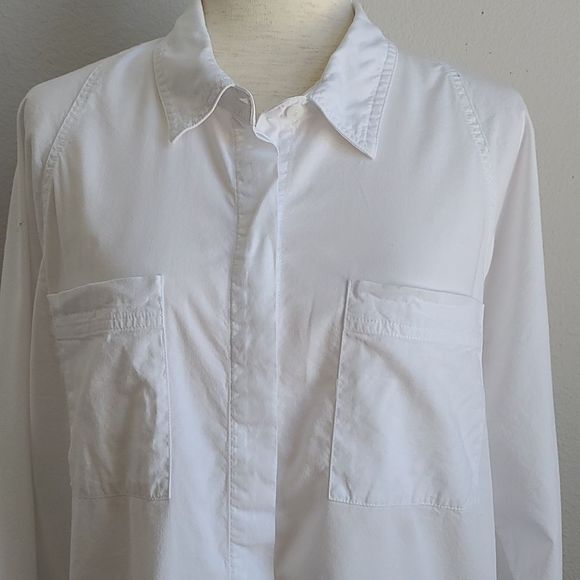 UNIVERSAL THREAD CO. WOMAN'S SHIRT - Picture 2 of 10